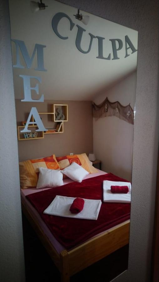 "Mea Culpa" Apartment คาร์โลบัก ภายนอก รูปภาพ